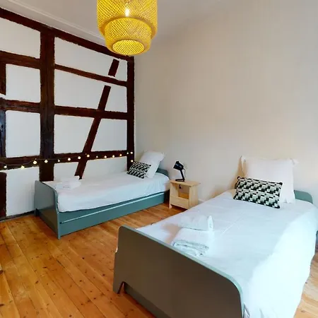 Le Neubau - Center 4 Adults 2 Kids
