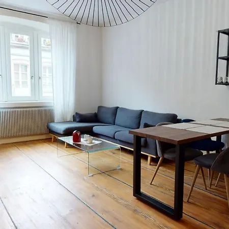 Le Neubau 公寓 *